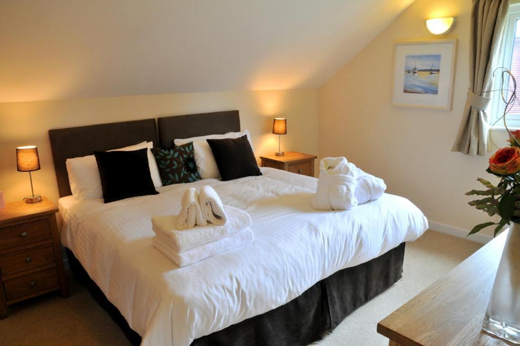 Fistral Hot Tub House For 8 On Retallack Resort Ньюки Экстерьер фото